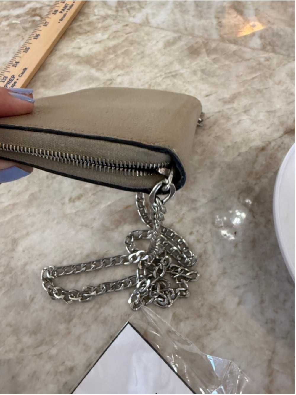 Celine authenticated Beige Red Leather Wallet Zippy style. Added chain. Good - Picture 5 of 12